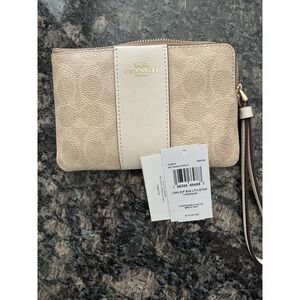 NWT Coach Corner Zip Wristlet In Signature Canvas Tan And Brown